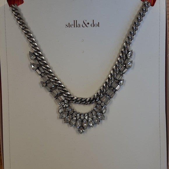 Stella and Dot Necklace